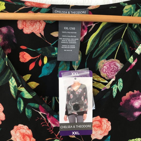 Chelsea & Theodore Black Painterly Floral Top - Picture 4 of 12